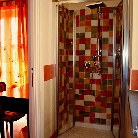 Lovelucca Bed & Breakfast *