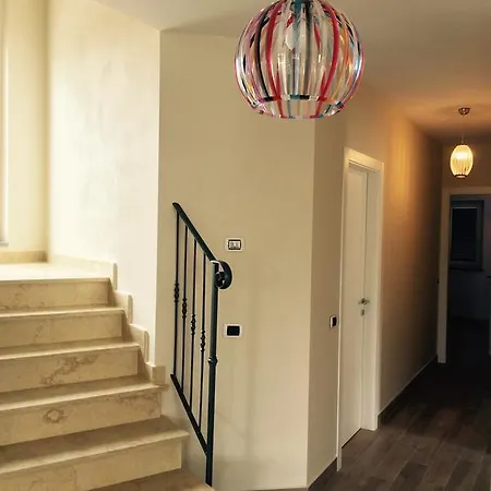 Lovelucca Bed & Breakfast *